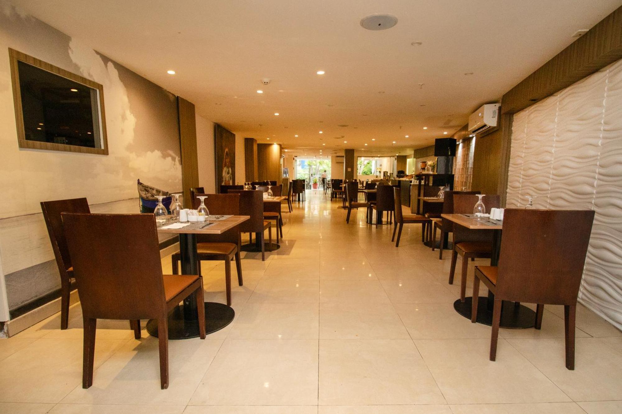 Ramada By Wyndham Panama Via Argentina Hotel Exterior foto